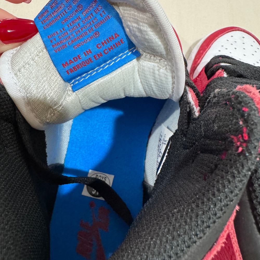 Jordan 1 Retro High
Spider-Man Origin Story (GS) - Picture 6 of 8